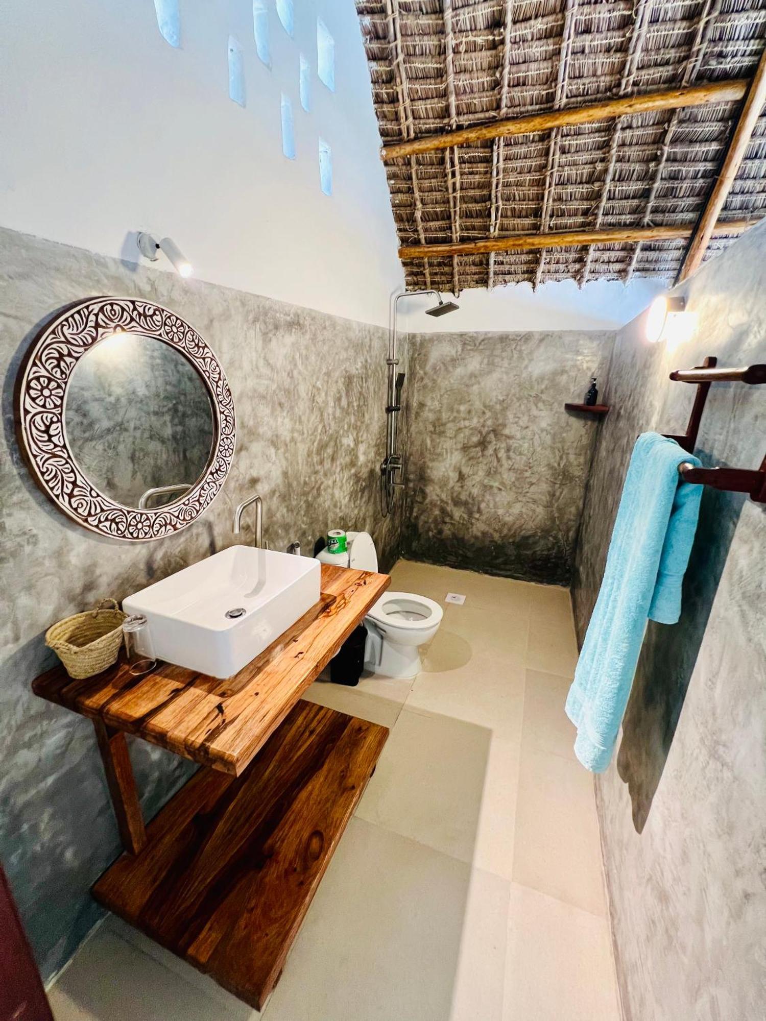 Mnana Beach Bungalows Làng Làng Pingwe Ngoại thất bức ảnh