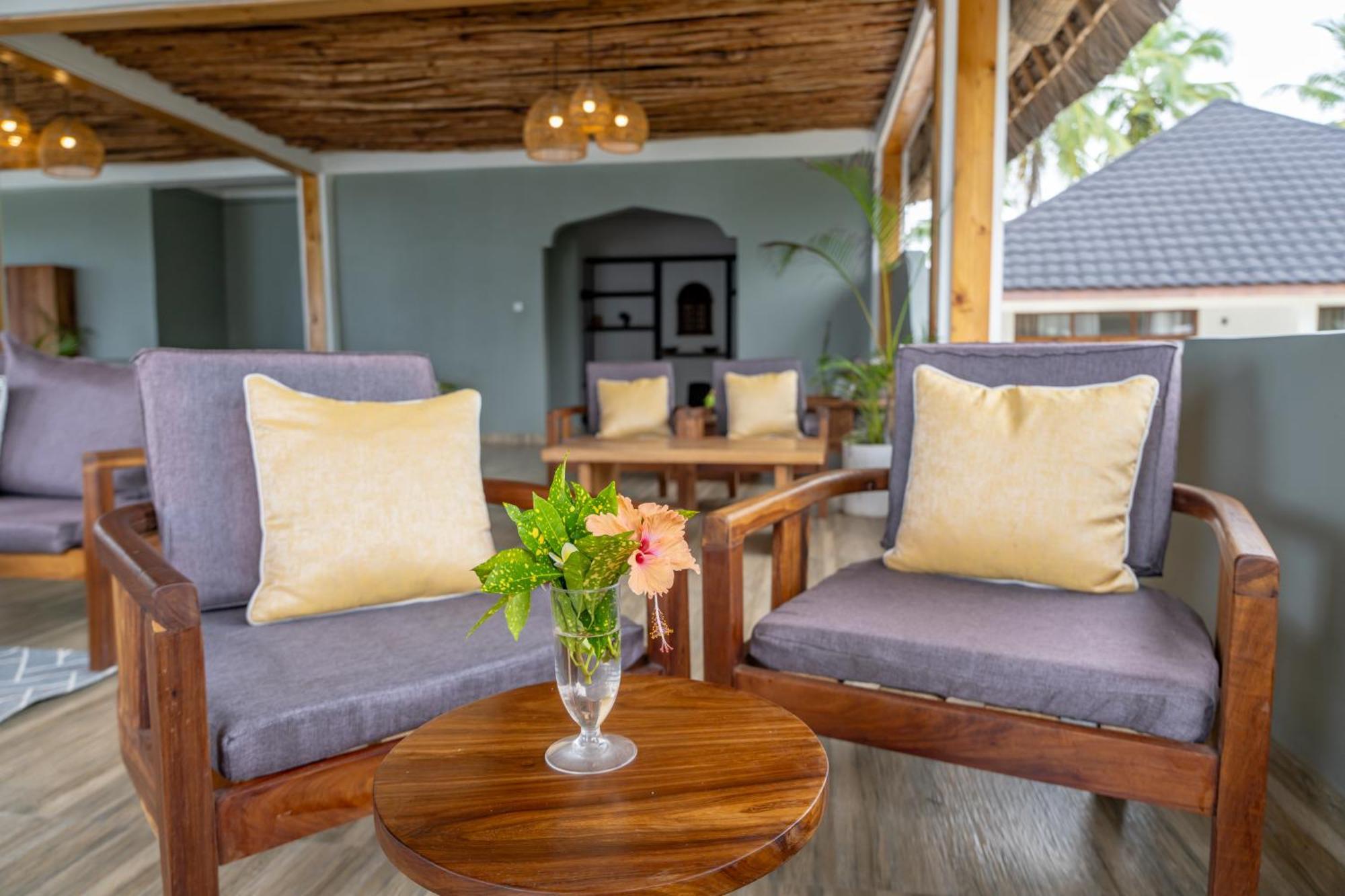 Mnana Beach Bungalows Làng Làng Pingwe Ngoại thất bức ảnh